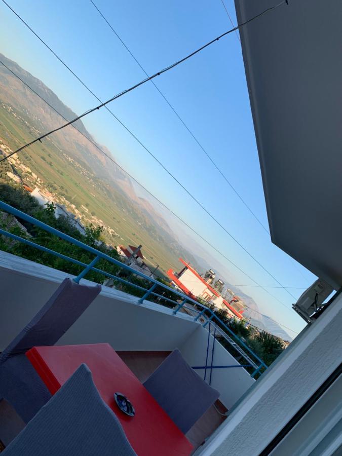 Vila Dasho Sarandë エクステリア 写真